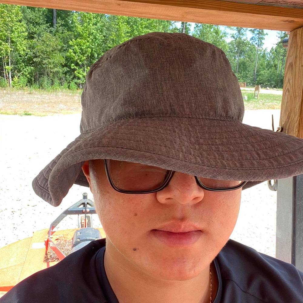 Meet your Posher, Hoang